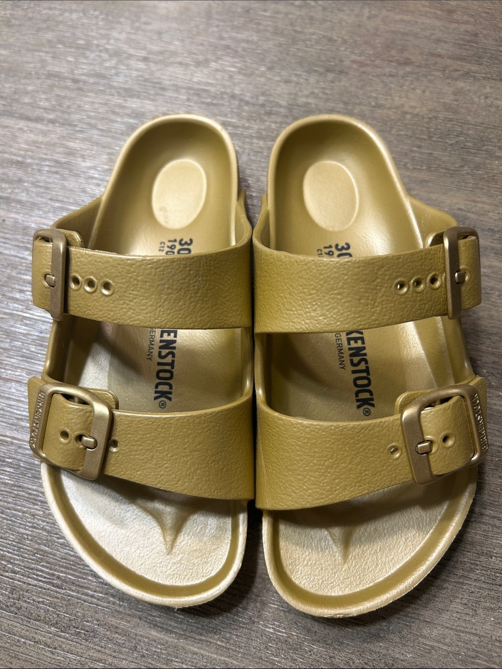 Birkenstock Kids Arizona EVA Sandals in Gold, Sz. 12, New no Tag.
